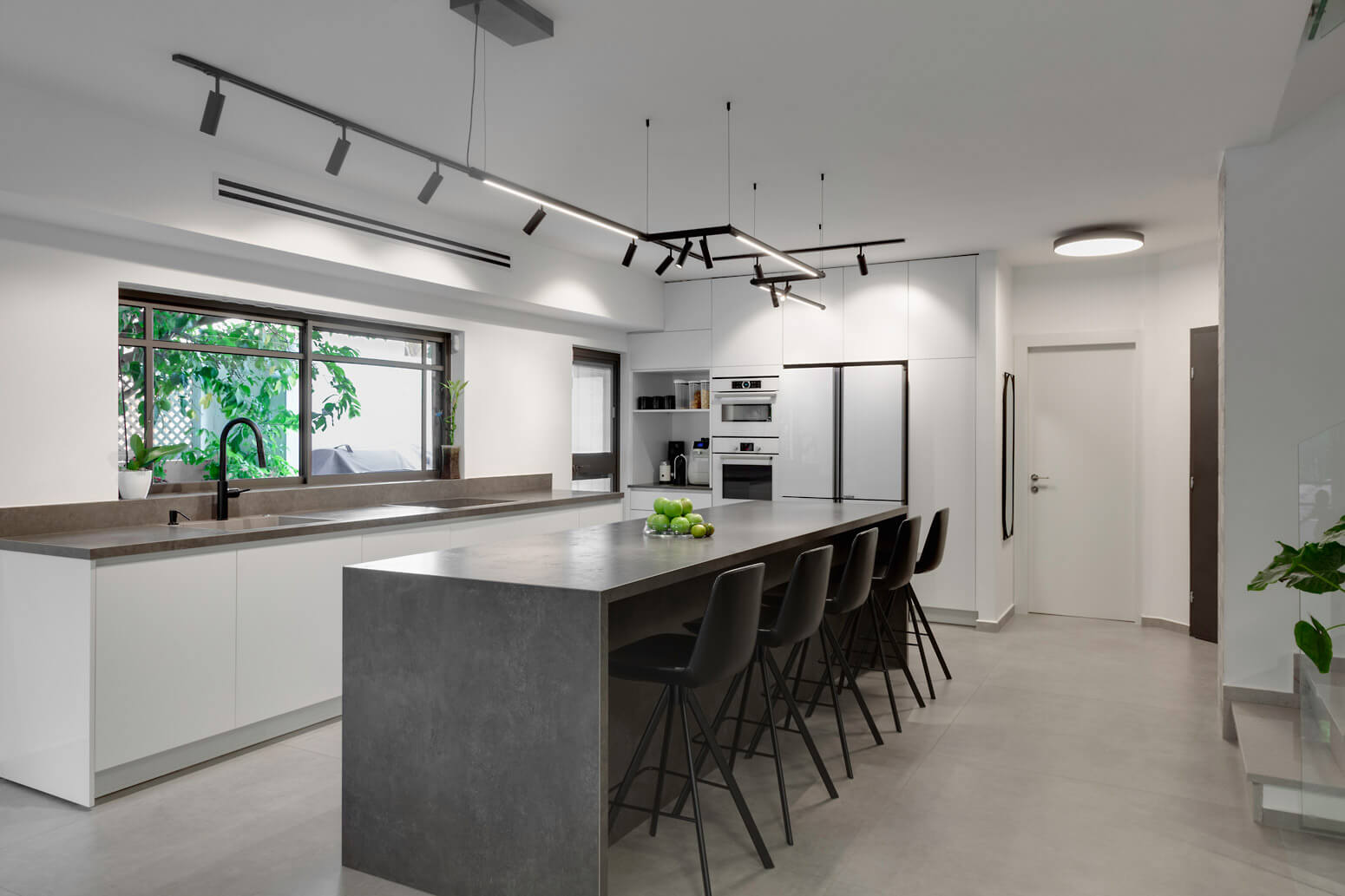 אי מטבח מודרני יולי אליוחין